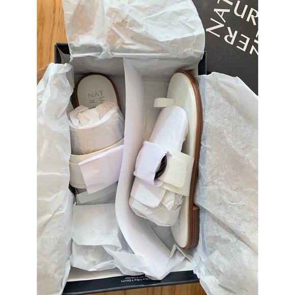 NWT/B Naturalizer Finola White Leather Sandals 8 us Buckle Detail/Summer Shoes - Picture 12 of 13